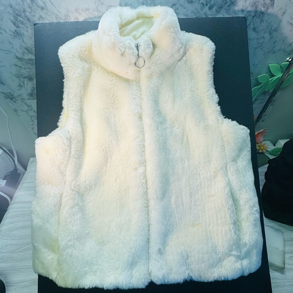 Ann Taylor Loft Petites Faux Fur Ivory Zipper  Vest Womens XSmall